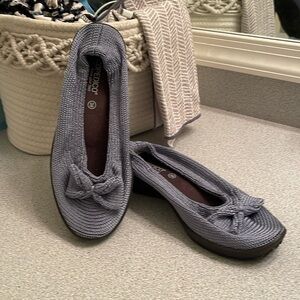 Never worn Arcopedico stretch knit shoes in a denim color
